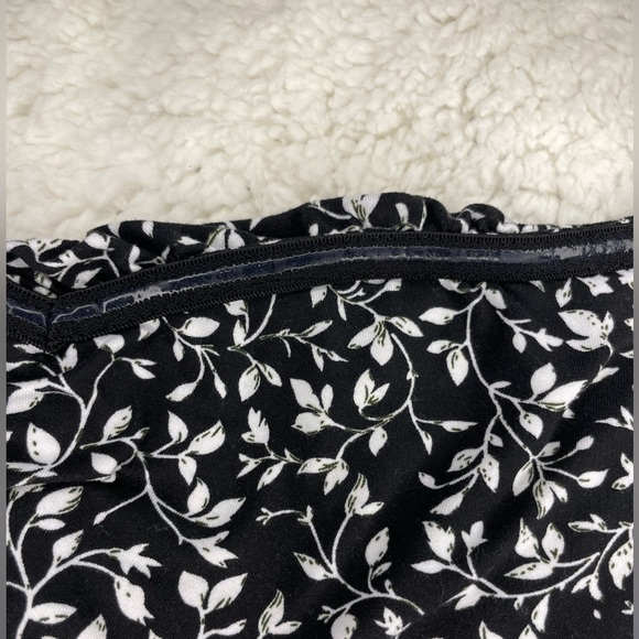 Revamped Women's Black and White Cropped Top with Adjustable Traps - Medium - Picture 6 of 8